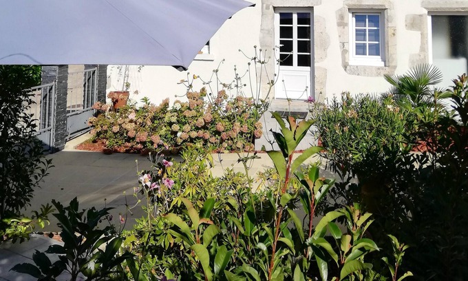 Saint-Gondon Casa | Homerez - Bonita casa para 4 pers. con jardín y terraza en Saint-Gondon