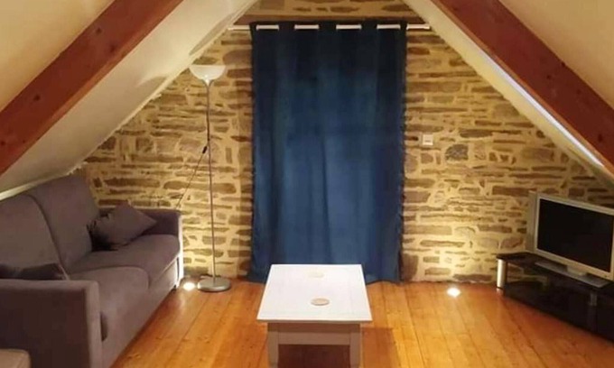 Rostrenen Casa | Homerez - Casa para 6 pers. con piscina compartida, spa y terraza en Rostrenen