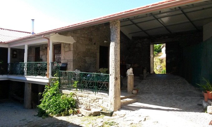 Guilhofrei Casa | Homerez - Bonita casa para 6 pers. con terraza en Gontim