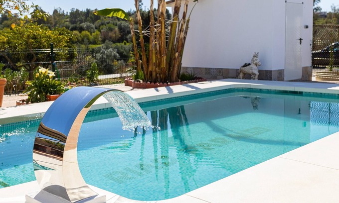 Valle del Guadalhorce Villa | Homerez - Bonita villa para 6 pers. con piscina, jardín y terraza en Málaga