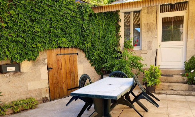 Lignieres-de-Touraine Casa | Homerez - Propiedad para 5 pers. con jardín y terraza en Lignières-de-Touraine