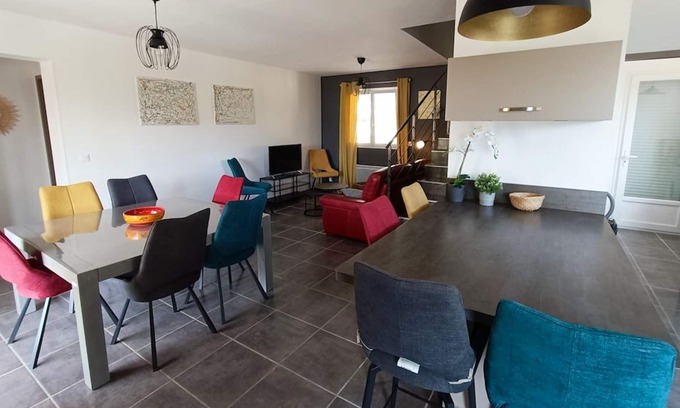 Pelissanne Casa | Homerez - Spacious house for 8 ppl. with garden and terrace at Pélissanne