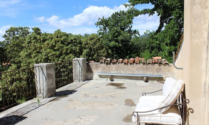 Villeneuve Casa | Homerez - Spacious house in Villeneuve with mountain view