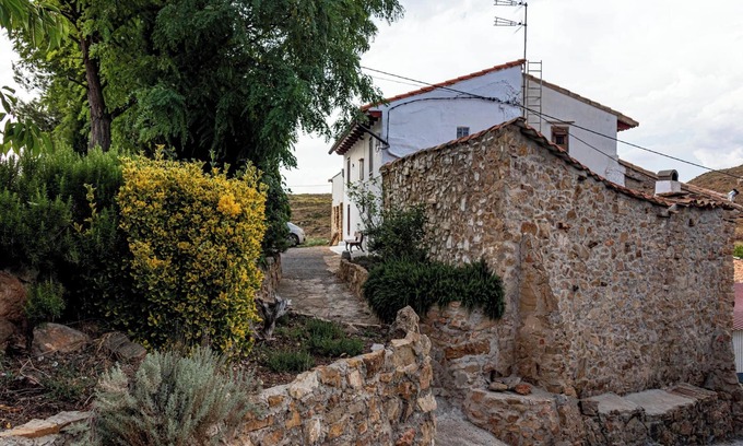 Albentosa Casa | Homerez - Casa espaciosa en Albentosa con vistas a la montaña