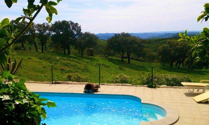 Sao Barnabe Casa | Homerez - Espaciosa casa para 5 pers. con piscina compartida en Almodovar