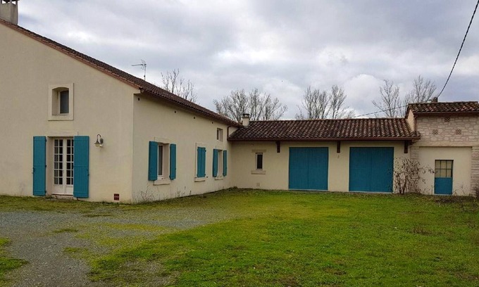 Albi Casa | Homerez - Spacious house for 8 ppl. with terrace and balcony at Albi
