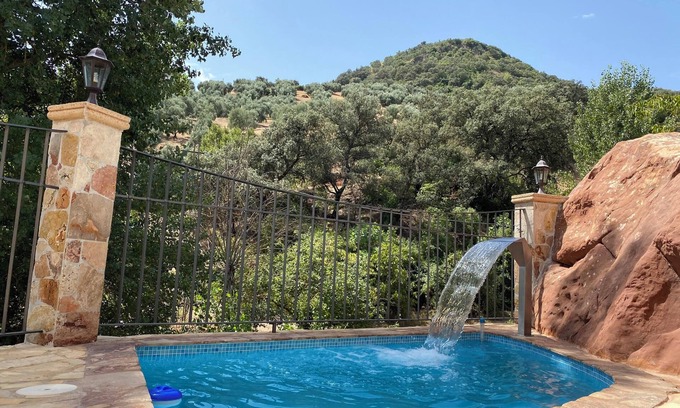 Rute Villa | Homerez - Casa espaciosa en Zambra con piscina privada