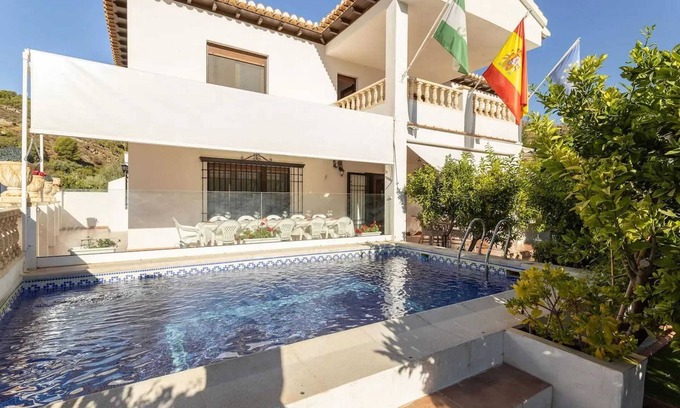 Conchar Villa | Homerez - Amplia villa en Cónchar con piscina privada y vistas a la montaña