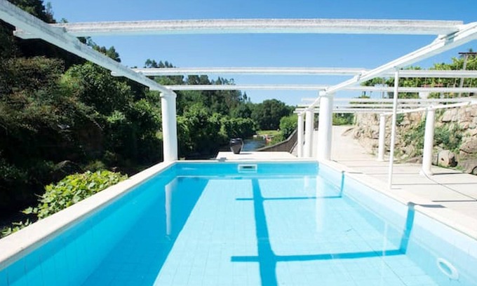 Parada de Todeia Villa | Homerez - Espaciosa villa para 8 pers. con piscina en Parada