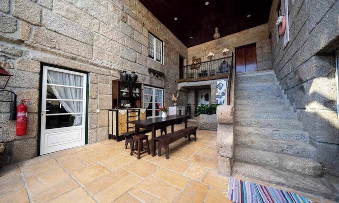 Irivo Villa | Homerez - Villa espaciosa con piscina privada en Penafiel