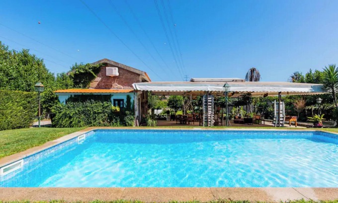 Irivo Villa | Homerez - Villa espaciosa con piscina privada en Penafiel