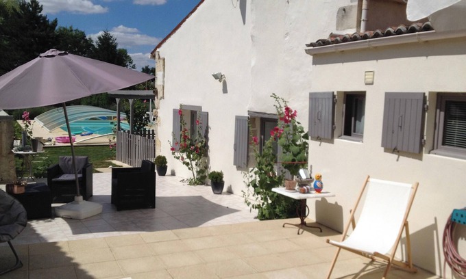 Saint-Jean-d'Angely Apartamento | Homerez - Estudio St-Jean-d'Angély