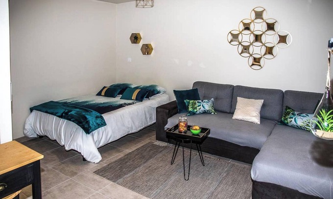Abondant Apartamento | Homerez - Estudio en Abondant con aparcamiento.