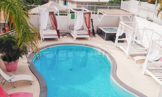 Sainte-Anne Apartamento | Homerez - Estudio en Sainte-Anne