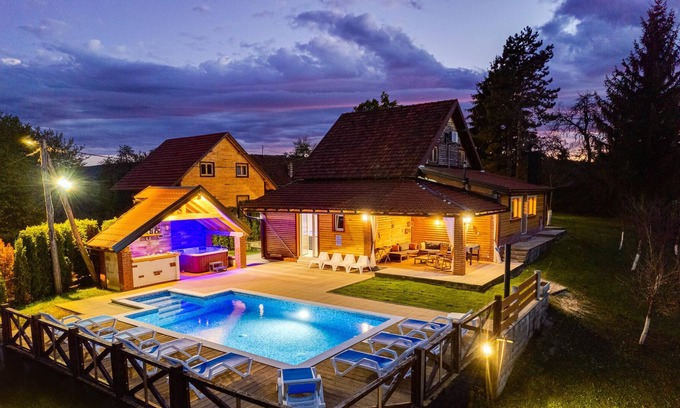 Gornje Dubrave Villa | Homerez - Villa a 17 km de las pistas con piscina, sauna, jacuzzi, spa y terraza