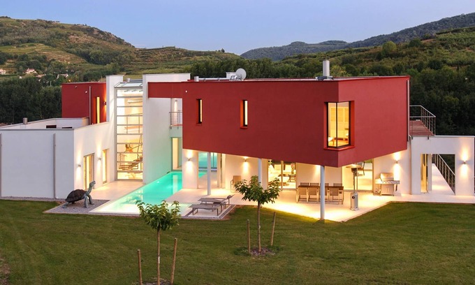 Saint-Desirat Villa | Homerez - Villa para 8 pers. con piscina, jacuzzi y terraza en Saint Désirat