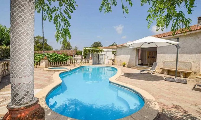 Aleria Villa | Homerez - Villa en Aléria con Piscina