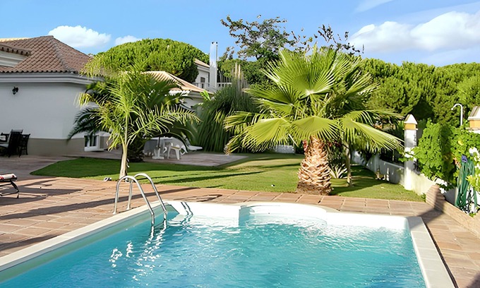 Nuevo Portil Villa | Homerez - Villa en Nuevo Portil