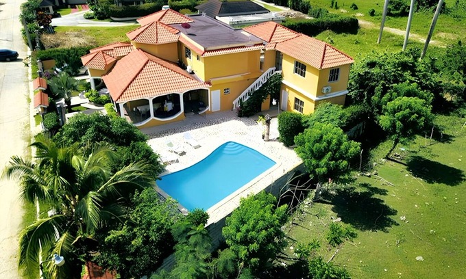 Cabrera Villa | Homerez - Villa en Nagua, piscina privada