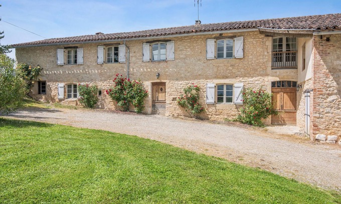 Salies Villa | Homerez - Villa en Salies con piscina
