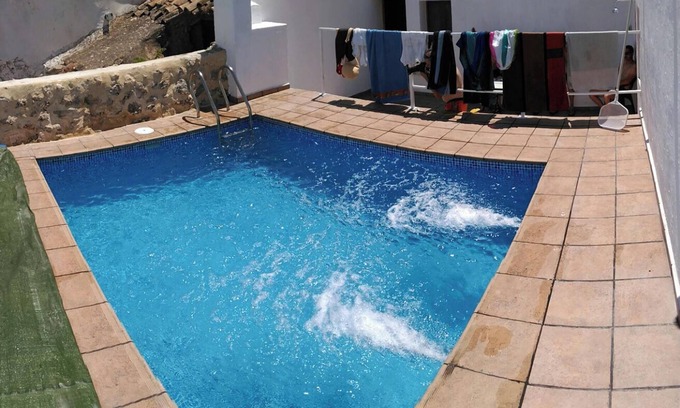 Villa de Ves Villa | Homerez - Villa en Villa de Ves