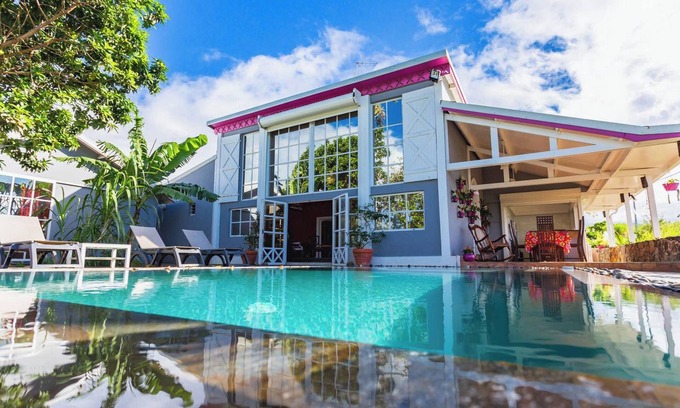 Sainte-Rose Villa | Homerez - Villa con piscina y vista al mar - Sainte Rose