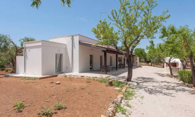 Nardo Chalet De Esquí | Homerez - Acogedor chalet en Nardò con terraza y bicicletas disponibles