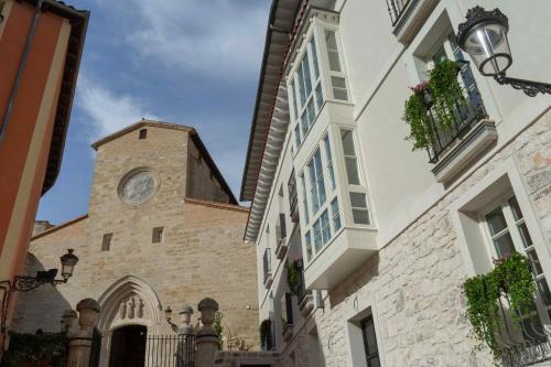 Burgos Apartamento | HomeSanGil