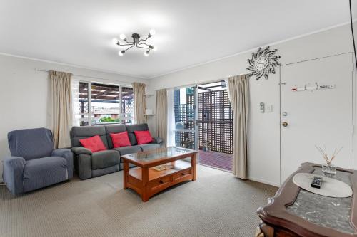 Auckland Casa | Homespun Unit with deck, air-con and parking