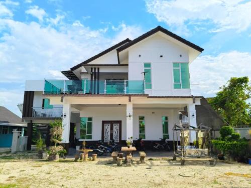 Keladong Casa | Homestay and roomstay Din 5555