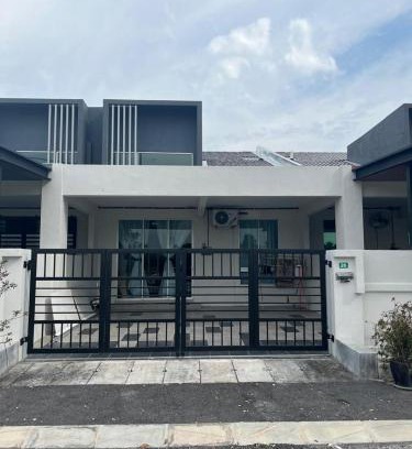 Tanjung Rambutan Casa | Homestay AtinAya