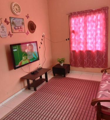 Tanjung Kling Casa | HOMESTAY CAHAYA PUTERI