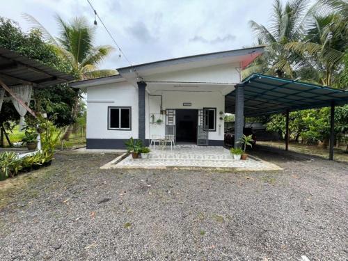 Pasir Puteh Casa | Homestay Che Nor