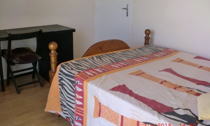 Trebes Cama Y Desayuno | Casa de familia