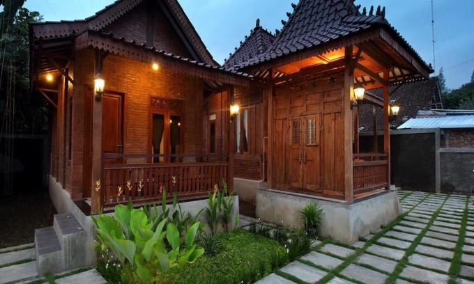 Bangunjiwo Casa | HOMESTAY OMAH BATA
