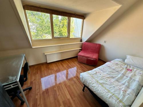 Utrecht Casa | Homestay Room