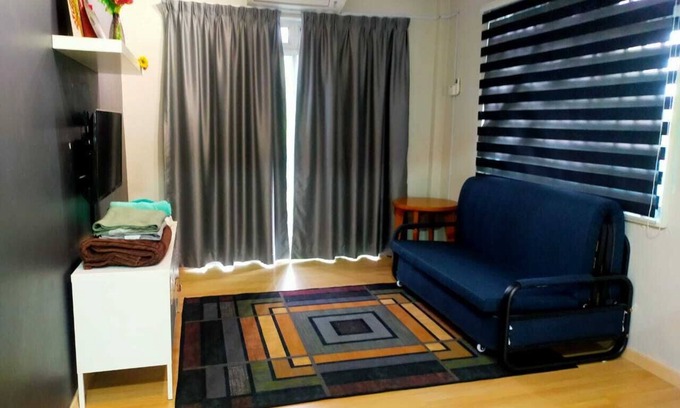 Tanjung Tanah Merah Apartamento | Homestay WaDi 2, Apartment with pool near beach
