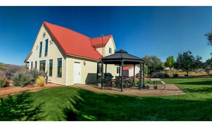 Fredonia Casa | Homestead Hideaway- Spacious Home Central to Zion, Grand Canyon, Bryce & More!