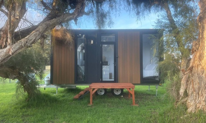 Baldivis Casa | Homestead on Eighty by Tiny Away