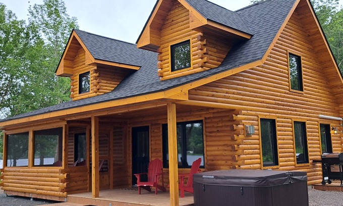 Antigonish County Casa | Homesteader Lodge - Lochaber Lake Lodges