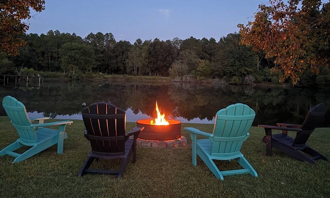 Gulfport Casa | Hometown Hideaway: Quiet Lake House with Private Pool on the MS Gulf Coast