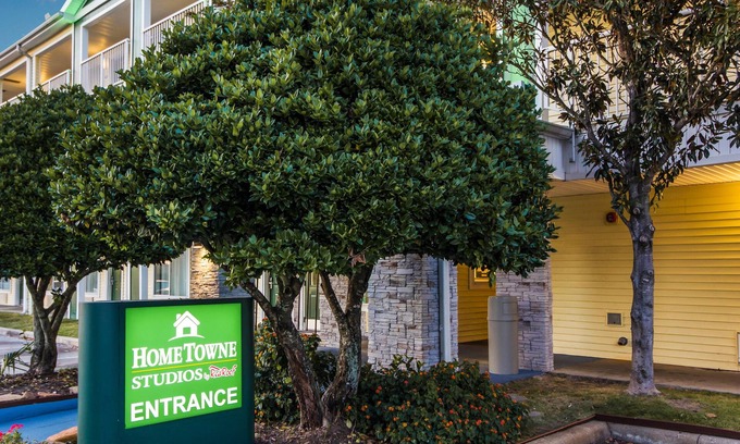 George Bush Park/Eldridge Hotel | HomeTowne Studios by Red Roof Houston - West Oaks/ Energy Corridor