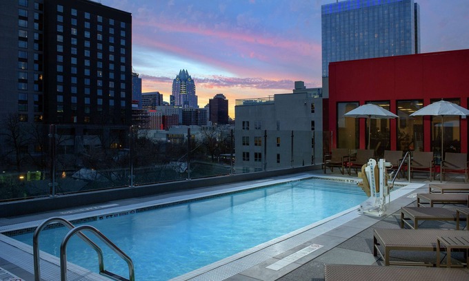 Rainey Street Historic District Hotel | Homewood Suites by Hilton Austin Downtown