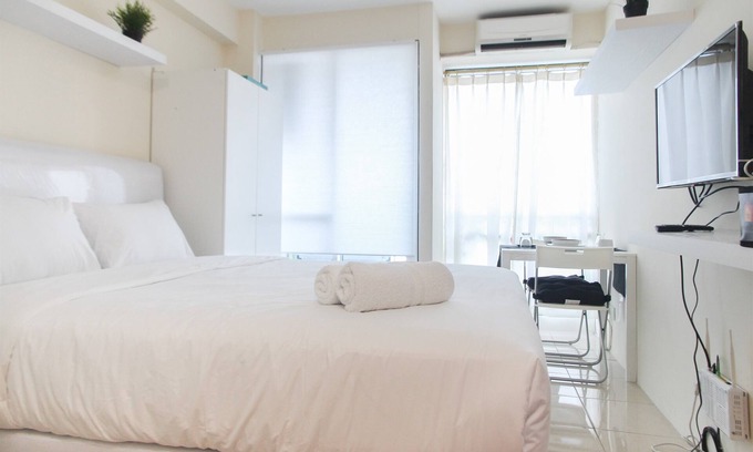 Kayu Putih Apartamento | Homey and Comfy Studio @ Tifolia Apartment