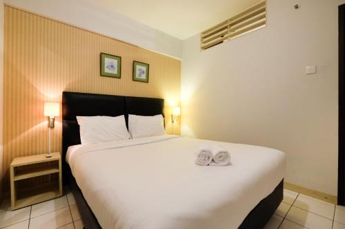 Kebagusan Apartamento | Homey and Simply 2BR Kebagusan City Apartment By Travelio