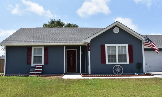 Hubert Casa | Homey, Cozy and Cheerful House