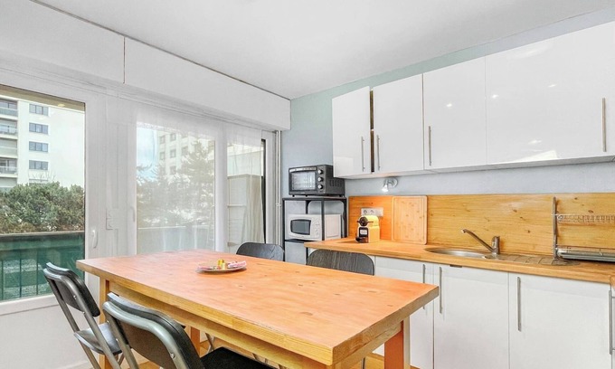 Ambilly Apartamento | Homey Harbor - Private Balcony/Near tram/Parking