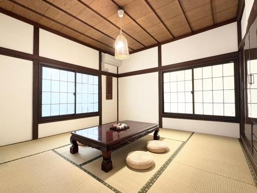 Chinatown Apartamento | homey I 横浜中華街の中に位置する120平米一戸建まるごと貸切 I ダブルサイズ寝具8台最大16人 I 元町中華街駅徒歩3分