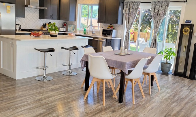 West Sechelt Casa | Homey Place in Sechelt , close to town and beaches