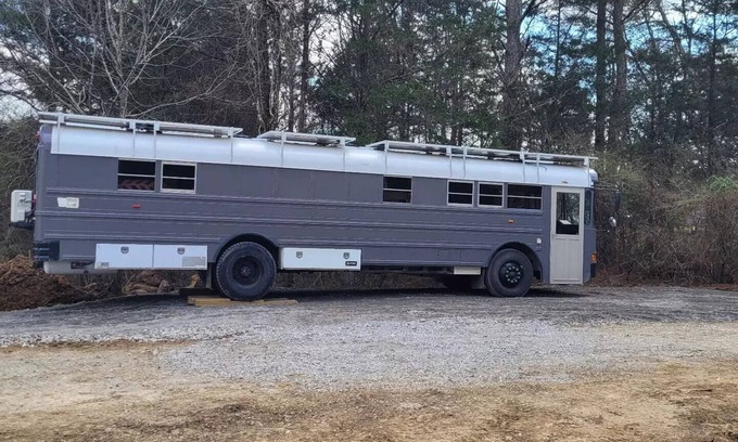 Chickamauga Casa | Homey Remodeled Bus in the Country on a Farm